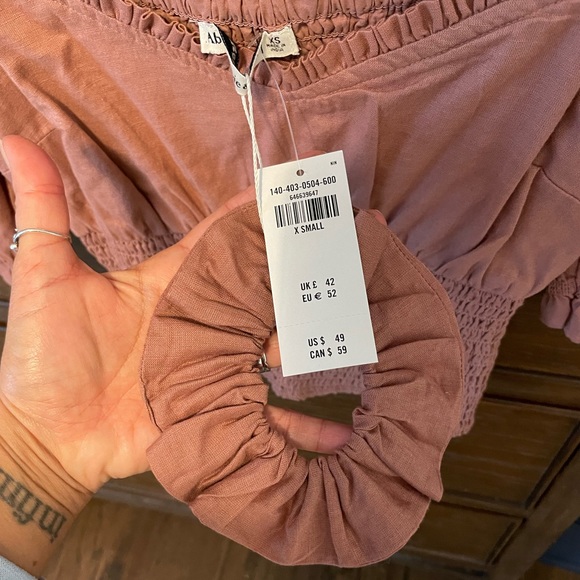 A&F Rose Top - Picture 3 of 4